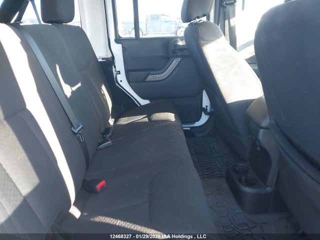 1C4BJWDG3GL200685 Jeep Wrangler Unlimited Sport