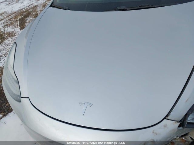 5YJ3E1EA2JF105552 Tesla MODEL 3