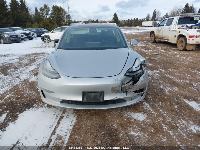 5YJ3E1EA2JF105552 Tesla MODEL 3