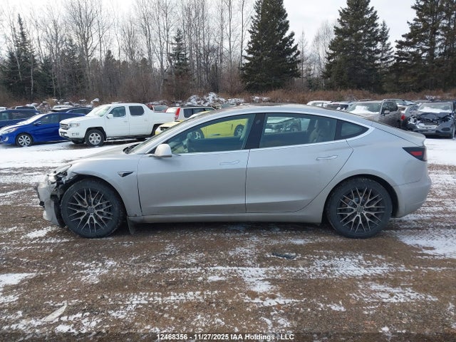 5YJ3E1EA2JF105552 Tesla MODEL 3
