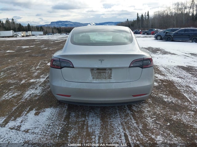 5YJ3E1EA2JF105552 Tesla MODEL 3