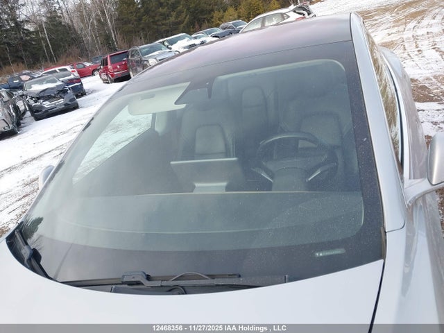 5YJ3E1EA2JF105552 Tesla MODEL 3