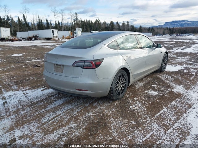 5YJ3E1EA2JF105552 Tesla MODEL 3