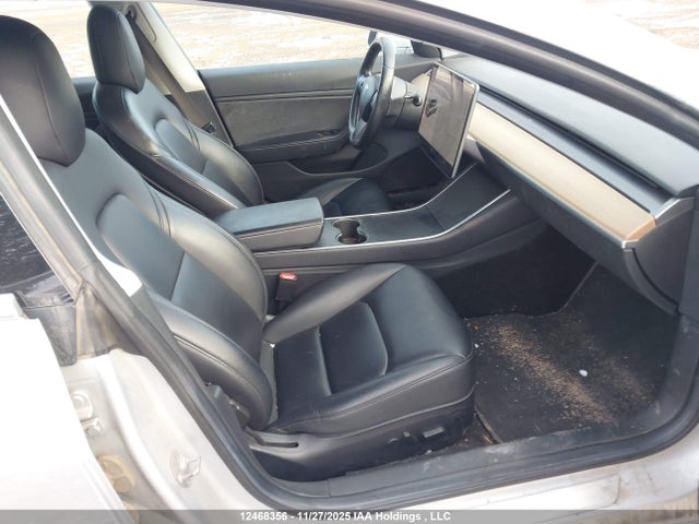 5YJ3E1EA2JF105552 Tesla MODEL 3