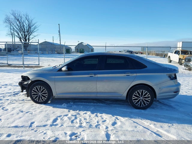 3VWE57BUXMM075417 Volkswagen Jetta Highline