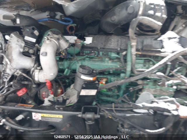 4V4NC9EH0MN281052 Volvo Volvo