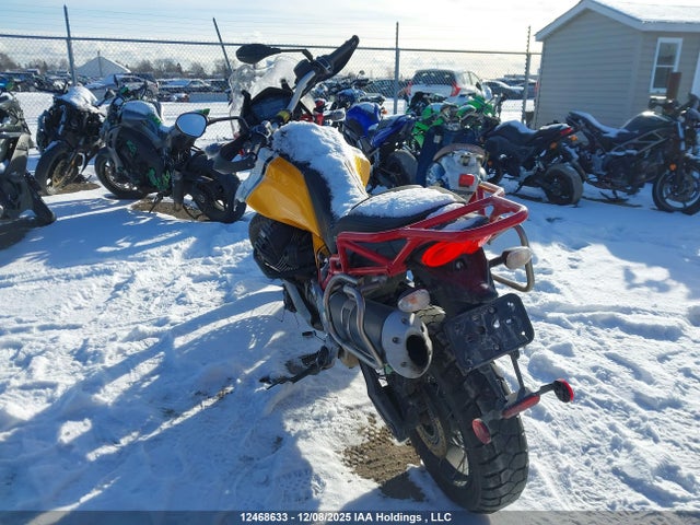 ZGUKYUA06NM000752 Moto Guzzi V85 Tt