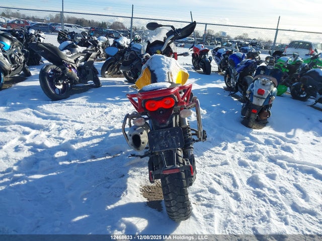 ZGUKYUA06NM000752 Moto Guzzi V85 Tt