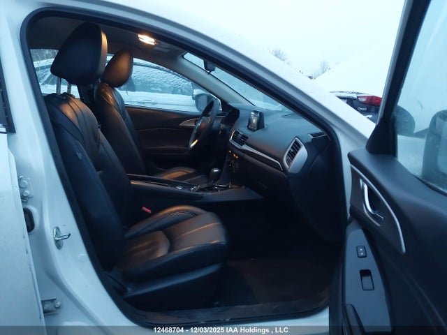 JM1BN1T78H1148136 Mazda MAZDA3