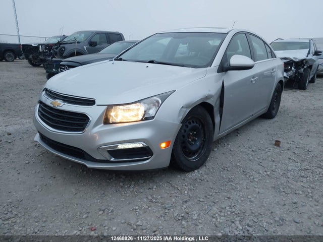 1G1PE5SB2F7258072 Chevrolet Cruze 2lt