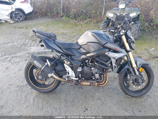 Suzuki GSX-S750 2015 JS1GR7NA6F2101971 Image 13