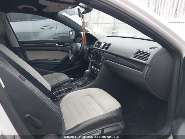 1VWBV7A33FC025040 Volkswagen Passat 2.0 Tdi Comfortline