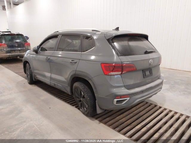 3VV2X7B29NM069111 Volkswagen Taos Highline
