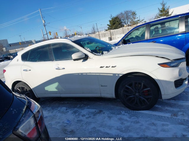 Maserati Levante Granlusso 2018 ZN661XUL2JX301381 Image 14