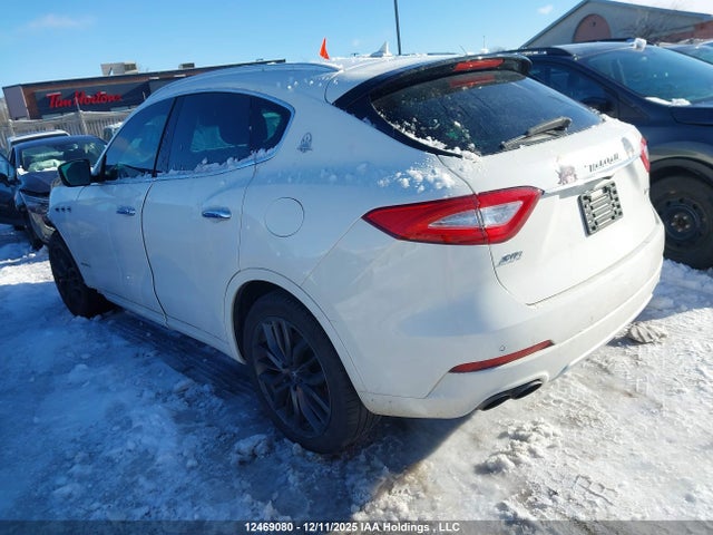 Maserati Levante Granlusso 2018 ZN661XUL2JX301381 Image 3