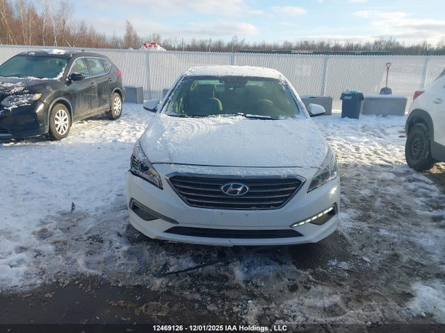 2015 Hyundai Sonata Gl მანქანა იყიდება აუქციონზე, vin: 5NPE24AF7FH076014, აუქციონის ნომერი: 12469126
