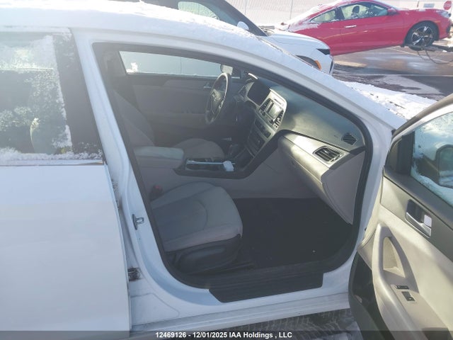 2015 Hyundai Sonata Gl მანქანა იყიდება აუქციონზე, vin: 5NPE24AF7FH076014, აუქციონის ნომერი: 12469126