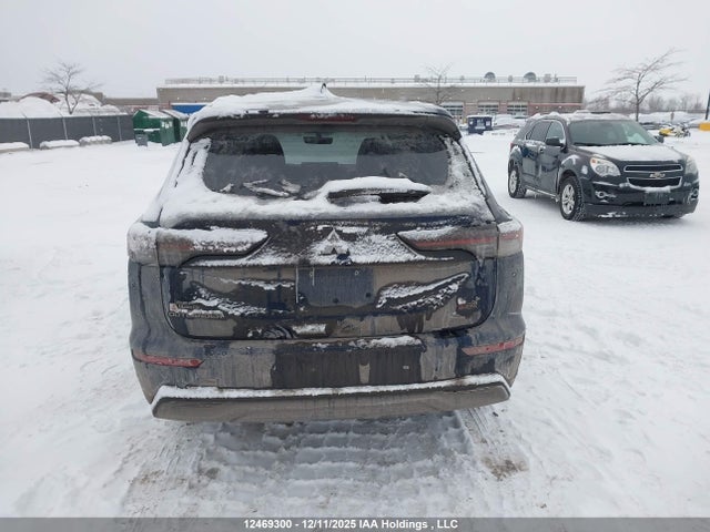 JA4J4UA87SZ622379 Mitsubishi Outlander Es