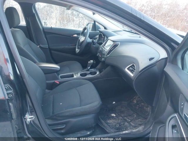 Chevrolet le2 -di: direct injection, vvt: variable valve timing, gen, alum 2018 1G1BE5SM9J7149645 Image 5