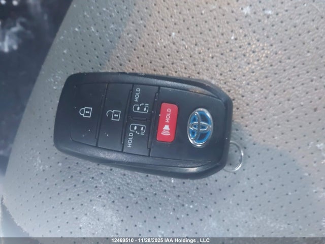 5TDGSKFC9RS145120 Toyota Sienna