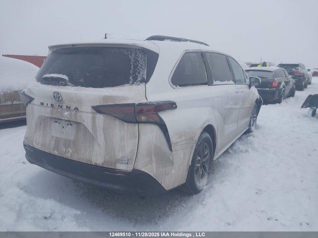 5TDGSKFC9RS145120 Toyota Sienna