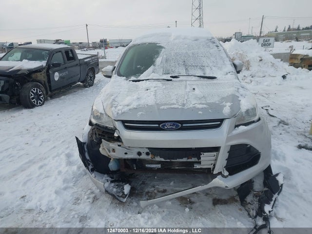 1FMCU9J9XEUA24501 Ford Escape Titanium