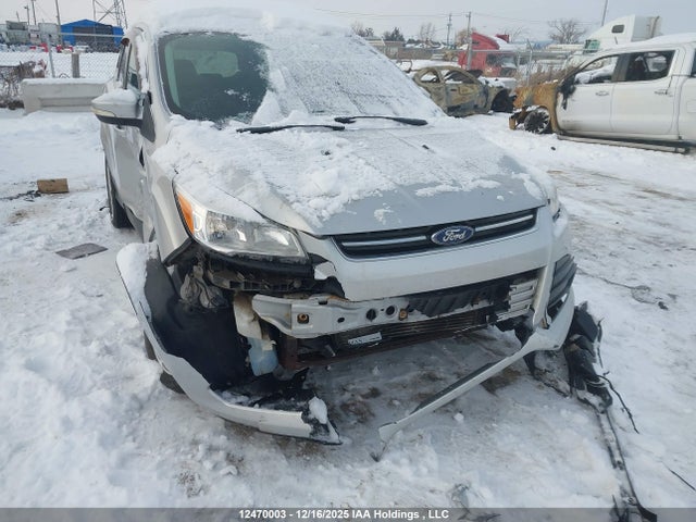 1FMCU9J9XEUA24501 Ford Escape Titanium