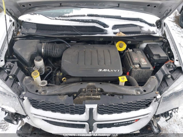 2C4RDGEG3JR319393 Dodge Grand Caravan Gt