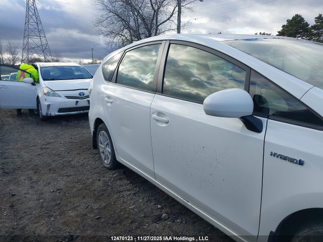 Продаж на аукціоні авто 2014 Toyota Prius V, vin: JTDZN3EU7E3300162, номер лоту: 12470123