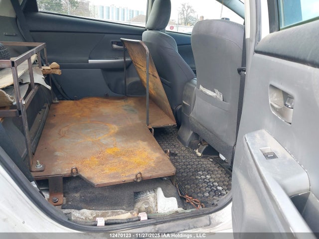 Продаж на аукціоні авто 2014 Toyota Prius V, vin: JTDZN3EU7E3300162, номер лоту: 12470123