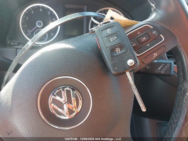 WVGNV7AXXHK008775 Volkswagen Tiguan Wolfsburg