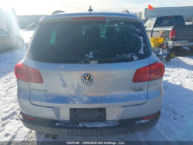 WVGNV7AXXHK008775 Volkswagen Tiguan Wolfsburg
