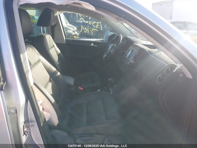 WVGNV7AXXHK008775 Volkswagen Tiguan Wolfsburg