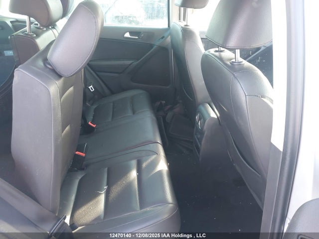 WVGNV7AXXHK008775 Volkswagen Tiguan Wolfsburg