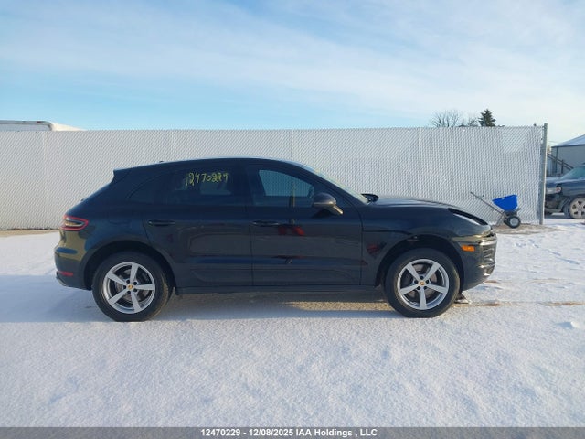 Porsche Macan 2018 WP1AA2A57JLB16768 Image 13