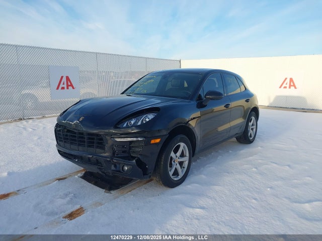 Porsche Macan 2018 WP1AA2A57JLB16768 Image 2