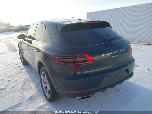 Porsche Macan 2018 WP1AA2A57JLB16768 Image 3