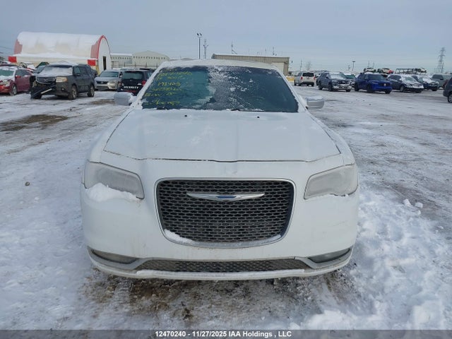 Продажа на аукционе авто 2016 Chrysler 300c Platinum, vin: 2C3CCASG2GH198403, номер лота: 12470240