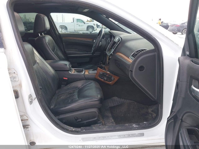 Продажа на аукционе авто 2016 Chrysler 300c Platinum, vin: 2C3CCASG2GH198403, номер лота: 12470240