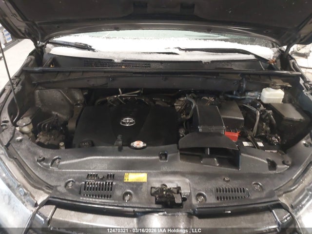 12470321 :رقم المزاد ، 5TDJZRFHXJS538201 vin ، 2018 Toyota Highlander Se/xle مزاد بيع