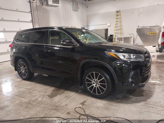 12470321 :رقم المزاد ، 5TDJZRFHXJS538201 vin ، 2018 Toyota Highlander Se/xle مزاد بيع