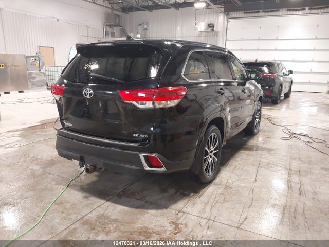 12470321 :رقم المزاد ، 5TDJZRFHXJS538201 vin ، 2018 Toyota Highlander Se/xle مزاد بيع