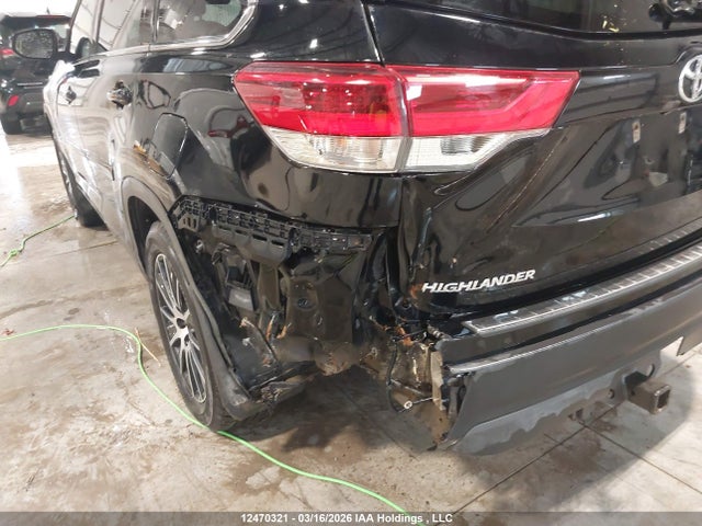12470321 :رقم المزاد ، 5TDJZRFHXJS538201 vin ، 2018 Toyota Highlander Se/xle مزاد بيع