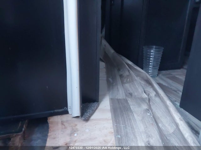 4EZT13222L8056004 Sporttrek 327vik