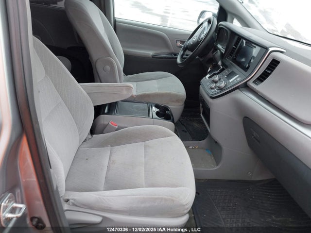 Toyota Sienna 2017 5TDKZ3DC6HS824078 Image 5