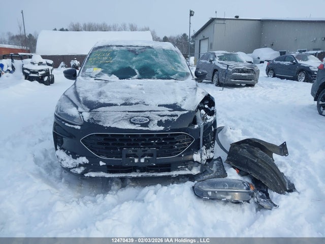 1FMCU9G62NUB75054 Ford ESCAPE SE