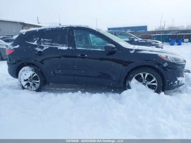 1FMCU9G62NUB75054 Ford ESCAPE SE