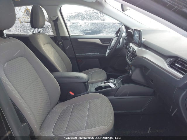 1FMCU9G62NUB75054 Ford ESCAPE SE