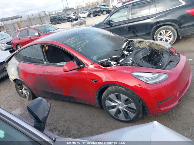 7SAYGDEE4NF572338 Tesla Model Y