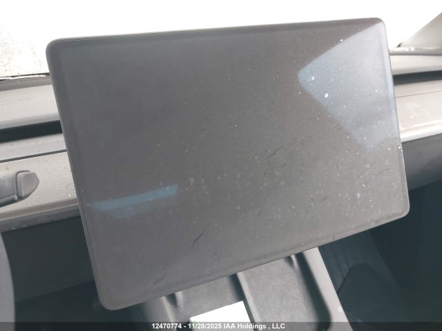 7SAYGDEE4NF572338 Tesla Model Y